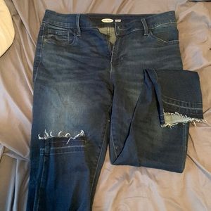 Old navy super skinny rockstar jeans. frays on the bottom of the legs. Love them